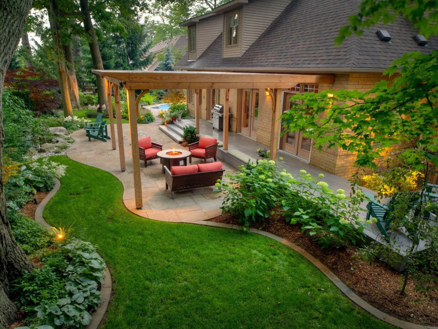 Stunning Garden Design Ideas to Refresh Your Backyard (1)
